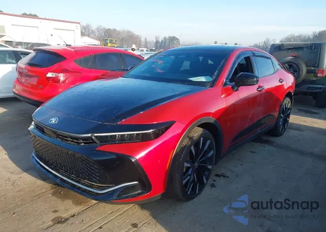 2023 Toyota Crown Platinum z USA, uszkodzony, nr VIN JTDAFAAF3P3001504